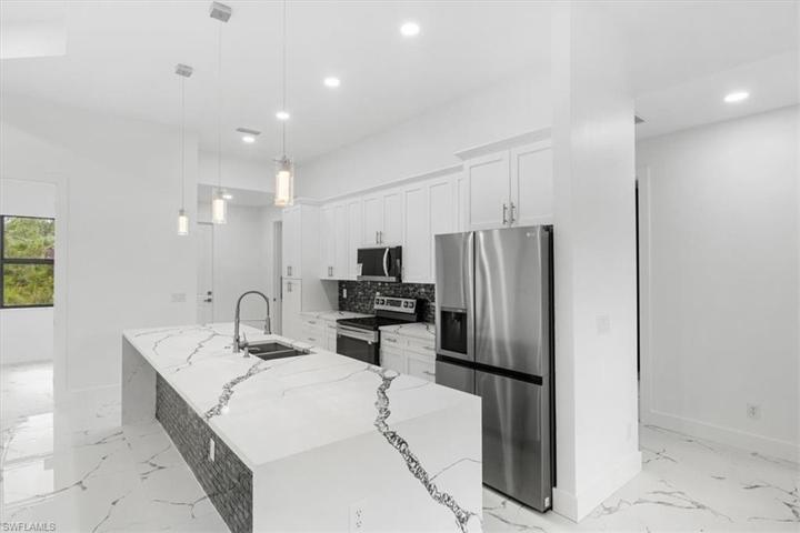 4800 RENA AVE, LEHIGH ACRES FL 33971