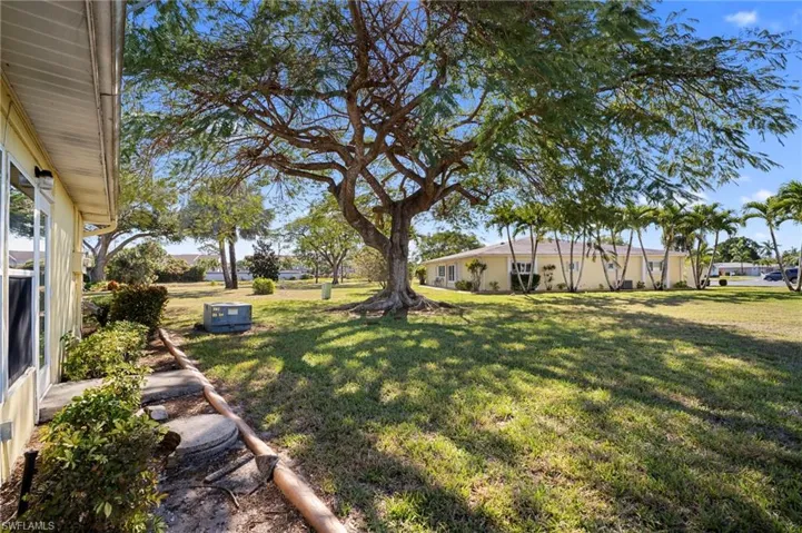 View of grassy yard