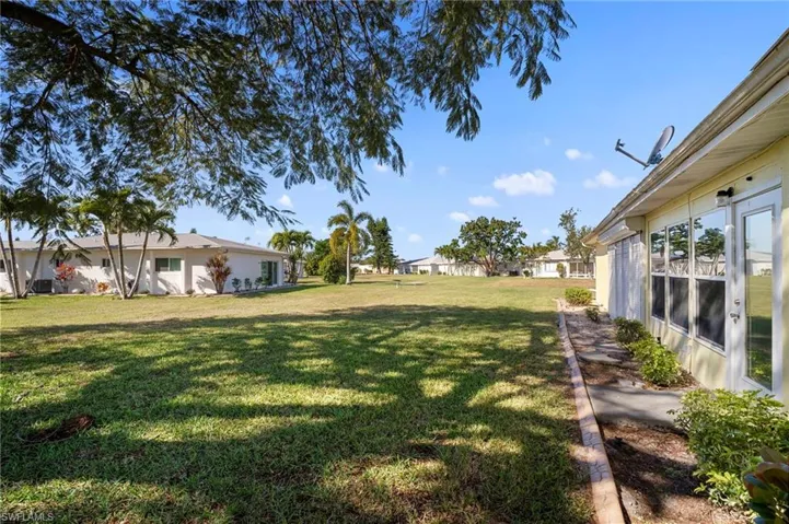 View of grassy yard