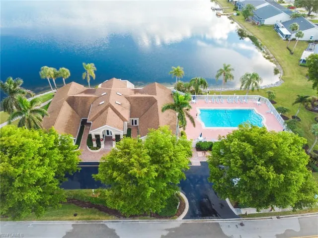 Crown Pointe - Naples Hidden Gem