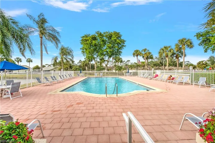 Meet the gang at the pool for sunset drinks, a game of cards or just sit back and take it all in !