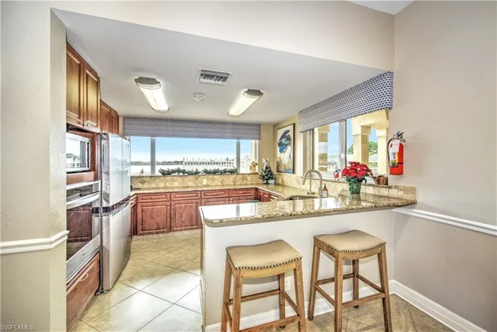 Fully equipped kitchen ...bring your own friends