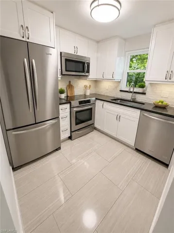 1440 Green Valley Cir 601, Naples, Florida 34104