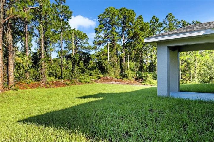 554  Wabasso S AVE, LEHIGH ACRES, FL 33974