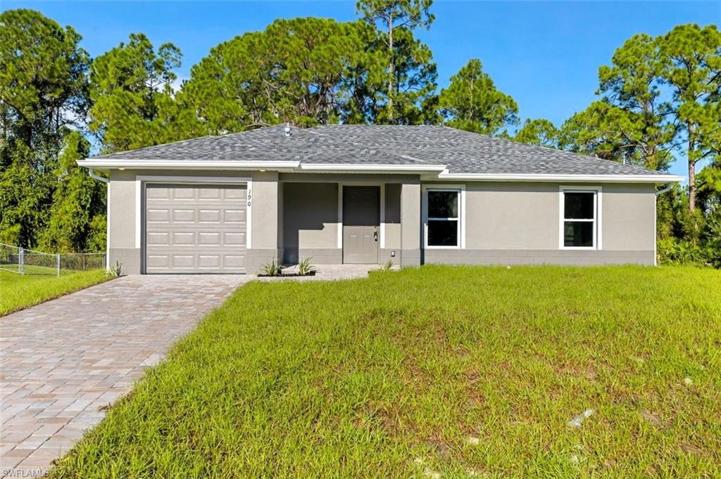 554  Wabasso S AVE, LEHIGH ACRES, FL 33974