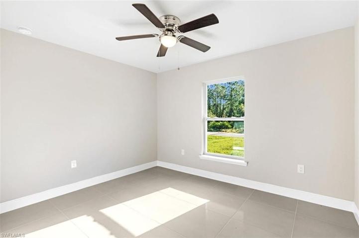 554  Wabasso S AVE, LEHIGH ACRES, FL 33974