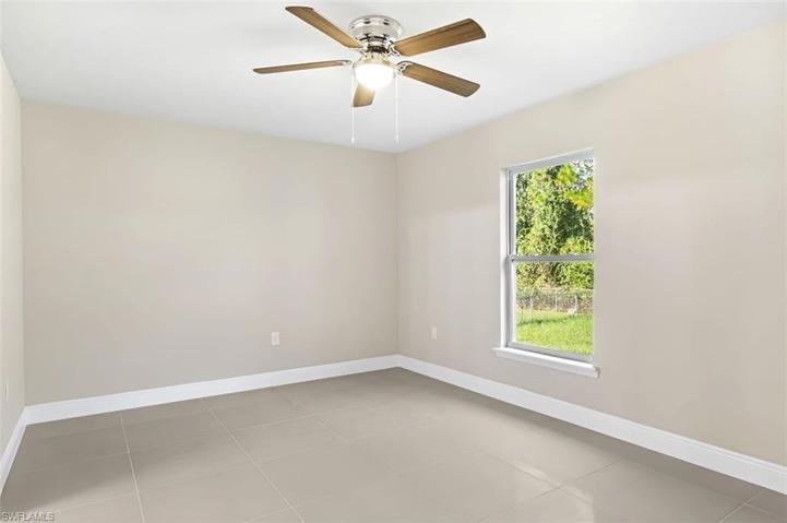 554  Wabasso S AVE, LEHIGH ACRES, FL 33974