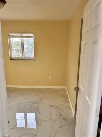 5620/5622  Eighth  AVE, Fort Myers, FL 33907