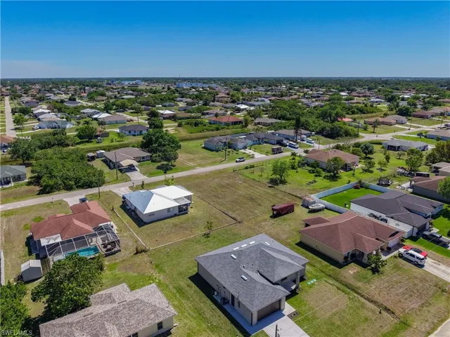 Bird's eye view with a residential view