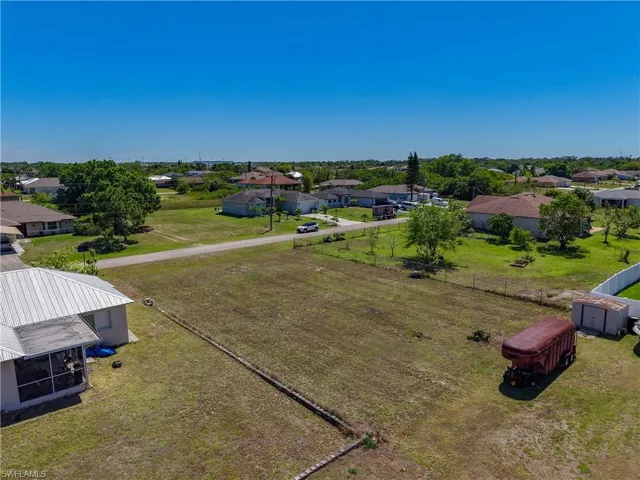 Bird's eye view with a residential view