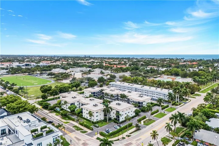 Just blocks from 5th Avenue South, Naples Beach, and Wynn’s Market