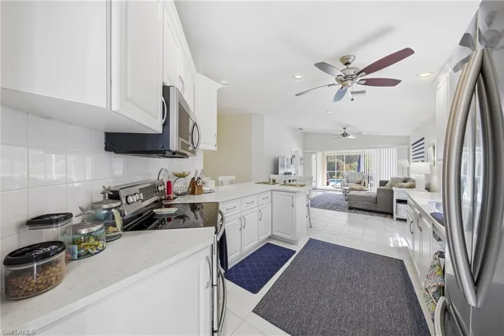 Well designed kitchen ideal for everyday cooking and entertaining.