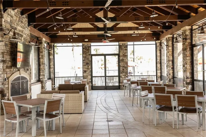 Building lobby with a high ceiling