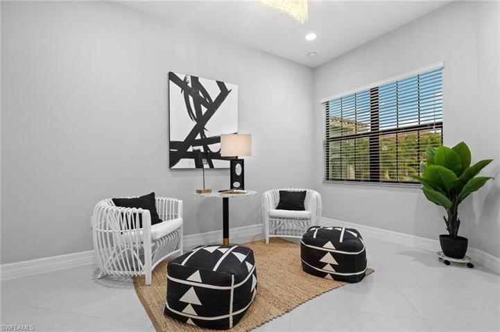 Den/office/flex room
