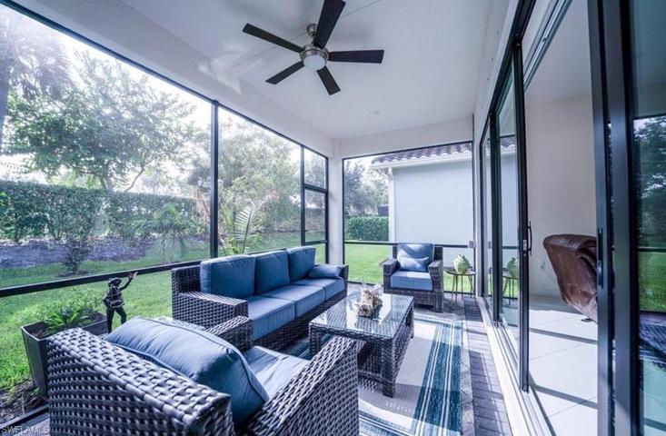 Attached screened in lanai
