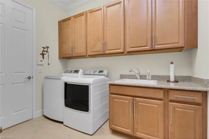 9142 Isla Bella Cir, Bonita Springs, Florida 34135