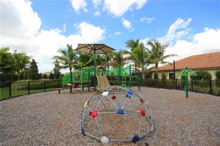 9142 Isla Bella Cir, Bonita Springs, Florida 34135