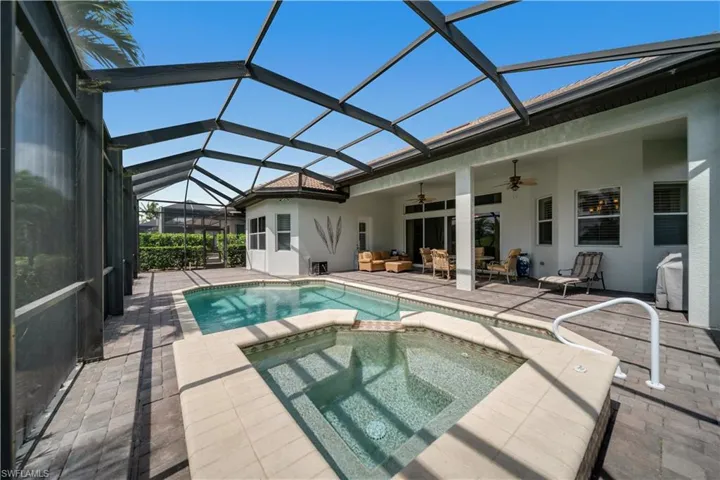 7672  Sussex  CT, Naples, FL 34113
