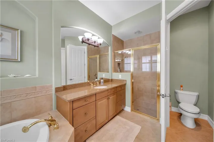 7672  Sussex  CT, Naples, FL 34113