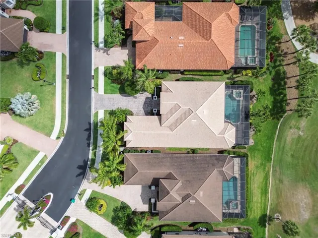 7672  Sussex  CT, Naples, FL 34113