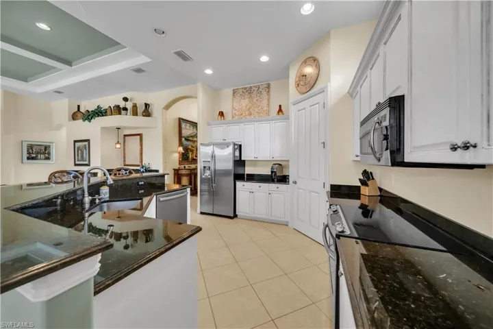 7672  Sussex  CT, Naples, FL 34113