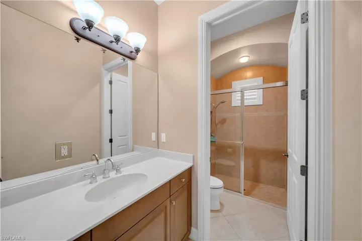 7672  Sussex  CT, Naples, FL 34113