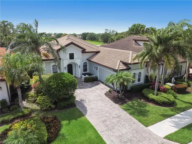 7672  Sussex  CT, Naples, FL 34113