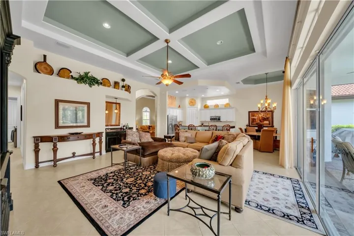 7672  Sussex  CT, Naples, FL 34113