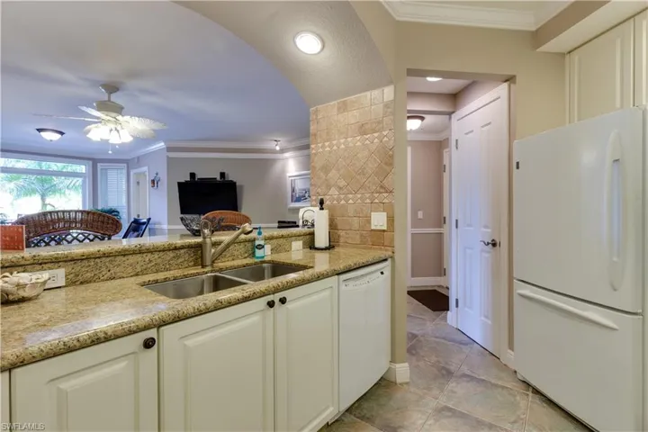 2825 Palm Beach Blvd 308, Fort Myers, Florida 33916