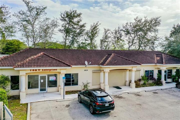 1924 -1942 Santa Barbara BLVD, NAPLES FL 34116