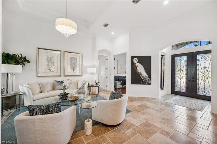 Living room & Entry