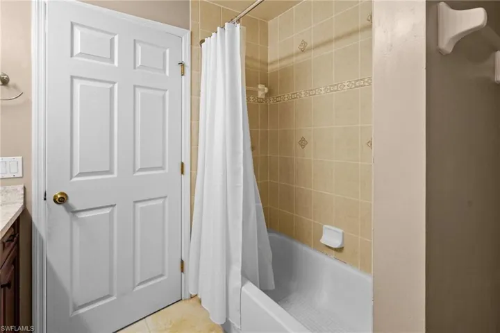3042 3rd Pl, Cape Coral, Florida 33993
