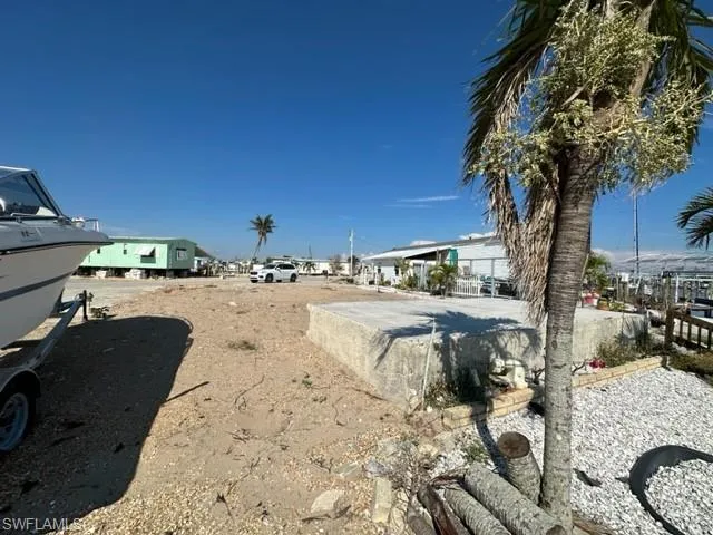 Lot from the canal looking toward the street.
