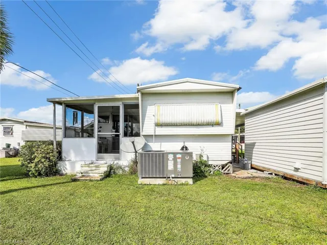 120  Torch  LN, North Fort Myers, FL 33917