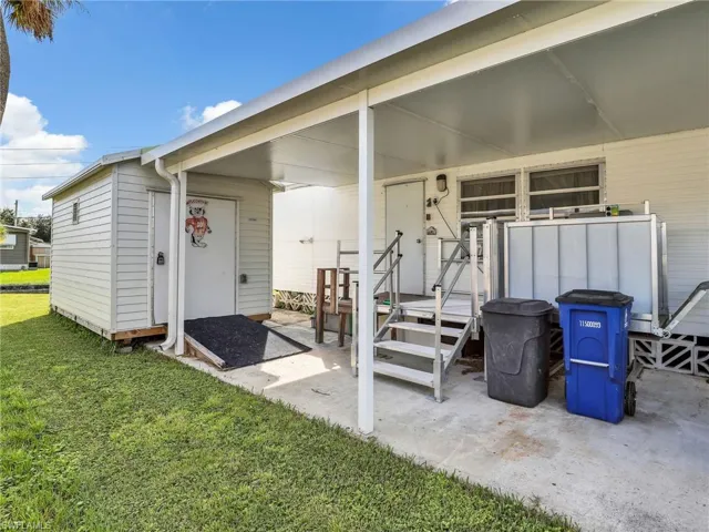 120  Torch  LN, North Fort Myers, FL 33917