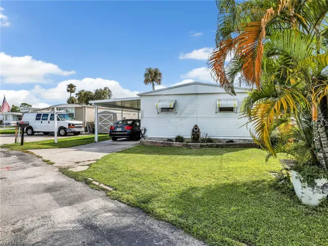 120  Torch  LN, North Fort Myers, FL 33917