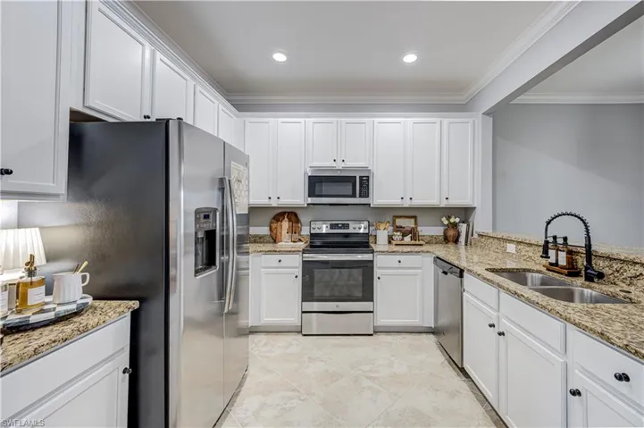 2620 Blossom Way, Naples, Florida 34120