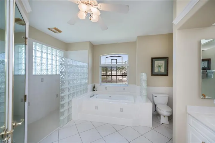 master bathroom soaking tub