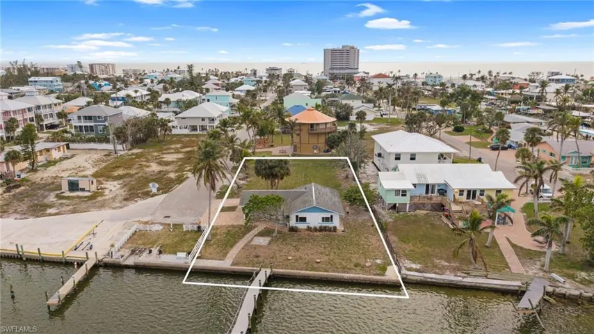 APPROXIMATELY 1/3 ACRE OF BAYFRONT LAND!!