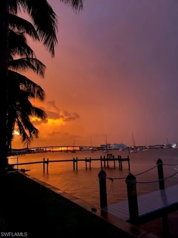 UNBELIVABLE SUNSETS AND SUNRISES