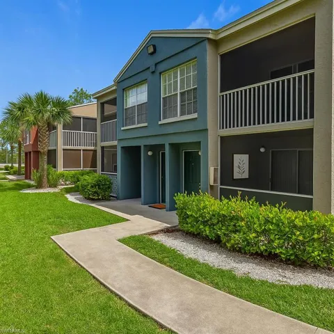 194 Santa Clara Dr 12, Naples, Florida 34104