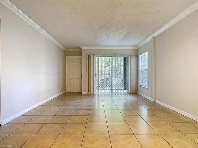 194 Santa Clara Dr 12, Naples, Florida 34104