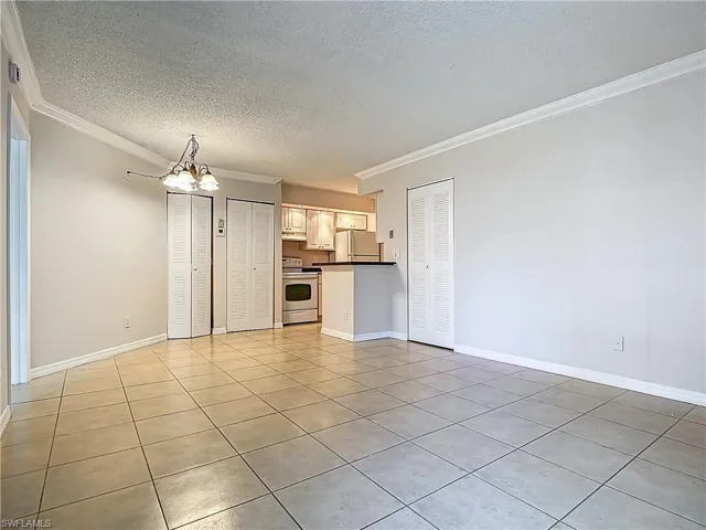 194 Santa Clara Dr 12, Naples, Florida 34104