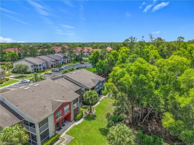 194 Santa Clara Dr 12, Naples, Florida 34104