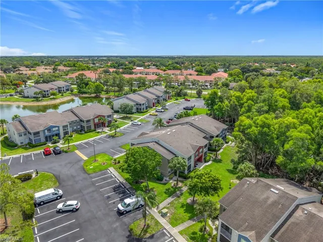 194 Santa Clara Dr 12, Naples, Florida 34104