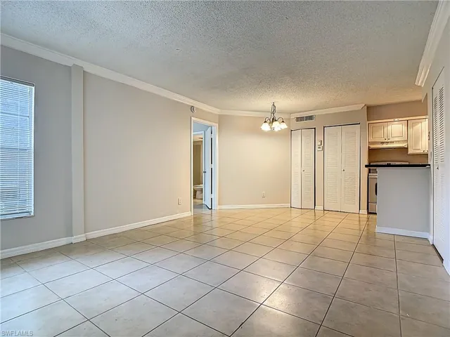 194 Santa Clara Dr 12, Naples, Florida 34104