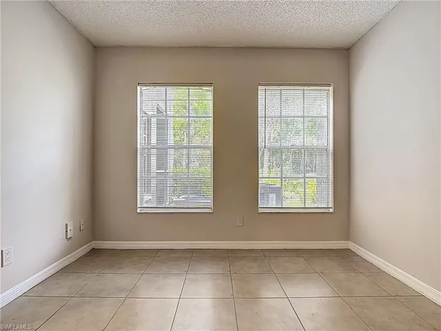 194 Santa Clara Dr 12, Naples, Florida 34104