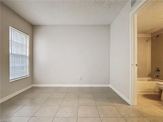 194 Santa Clara Dr 12, Naples, Florida 34104