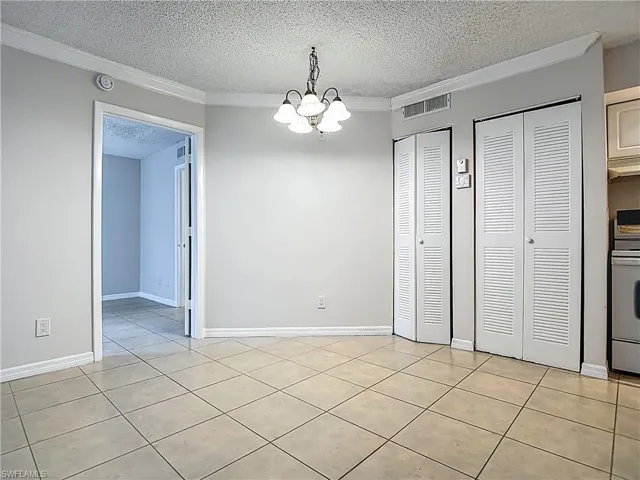 194 Santa Clara Dr 12, Naples, Florida 34104