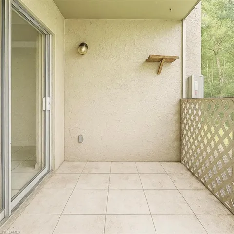 194 Santa Clara Dr 12, Naples, Florida 34104